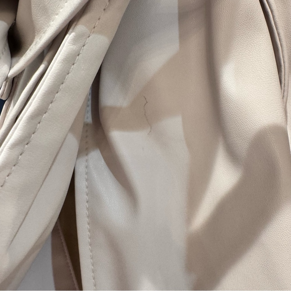 EUC Cinq a sept ivory shortsleeved faux off shoulder leather jacket size 10 - Picture 5 of 9